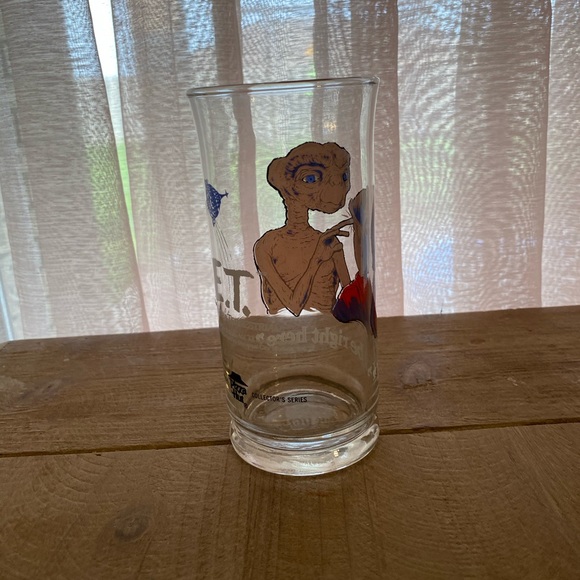 pizza hut/universal studios | Other | 982 Et Universal Studios Glass ...